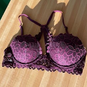 Victoria’s Secret front clasp push up bra 34B